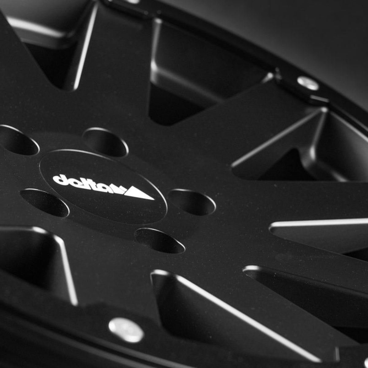 Alurad Hanma 18" Schwarz Matt New Transporter (2025-)