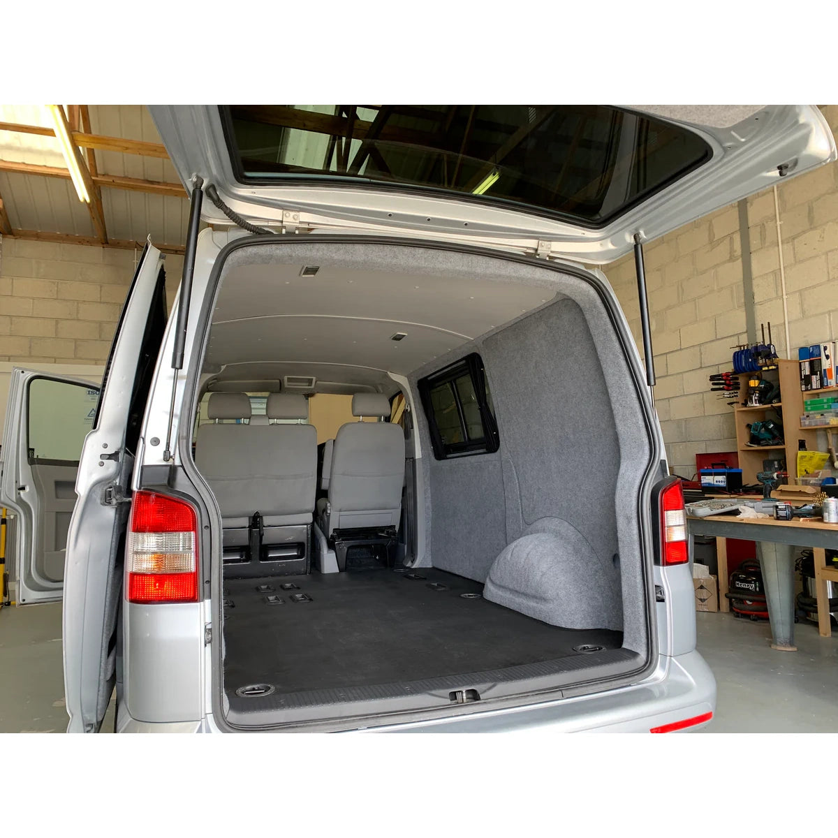 Carpet Filz für Camper mit Sprühkleber – 4-Wege-Stretch für den Innenausbau