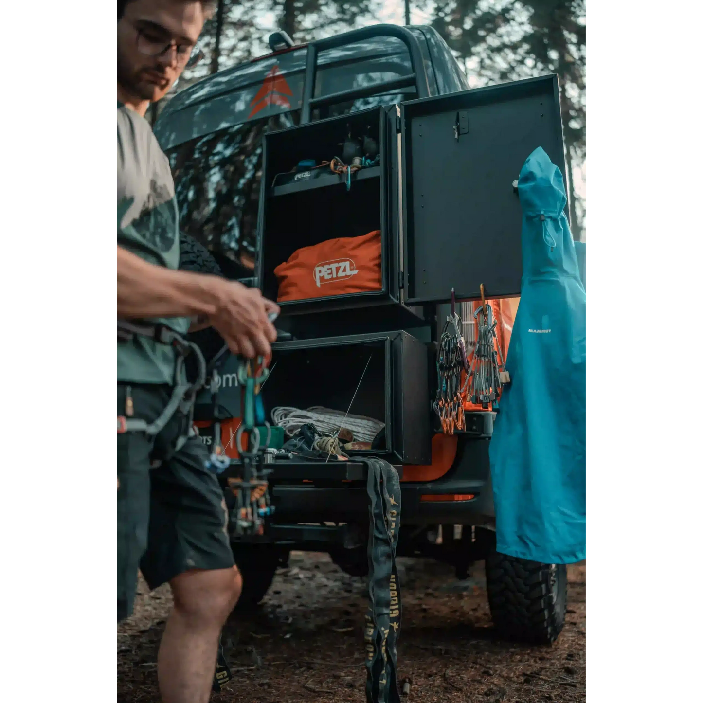 Cargo Box 700