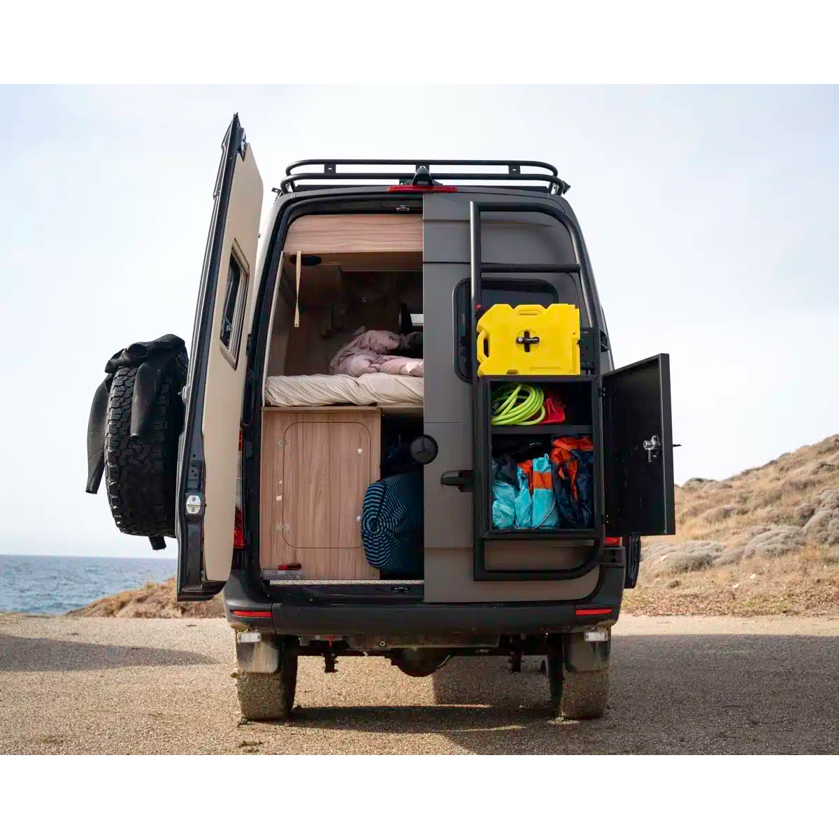 Cargo Box 700