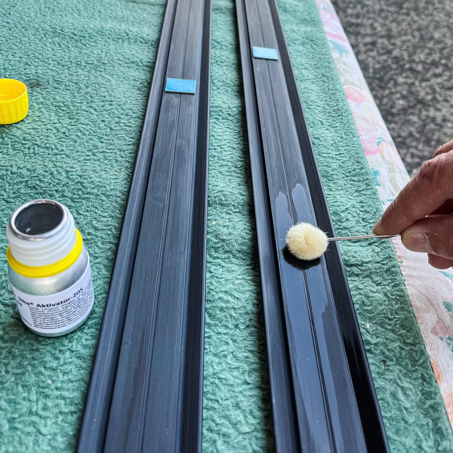 Sikaflex 554 Premium-Klebeset mit Aktivator & Primer