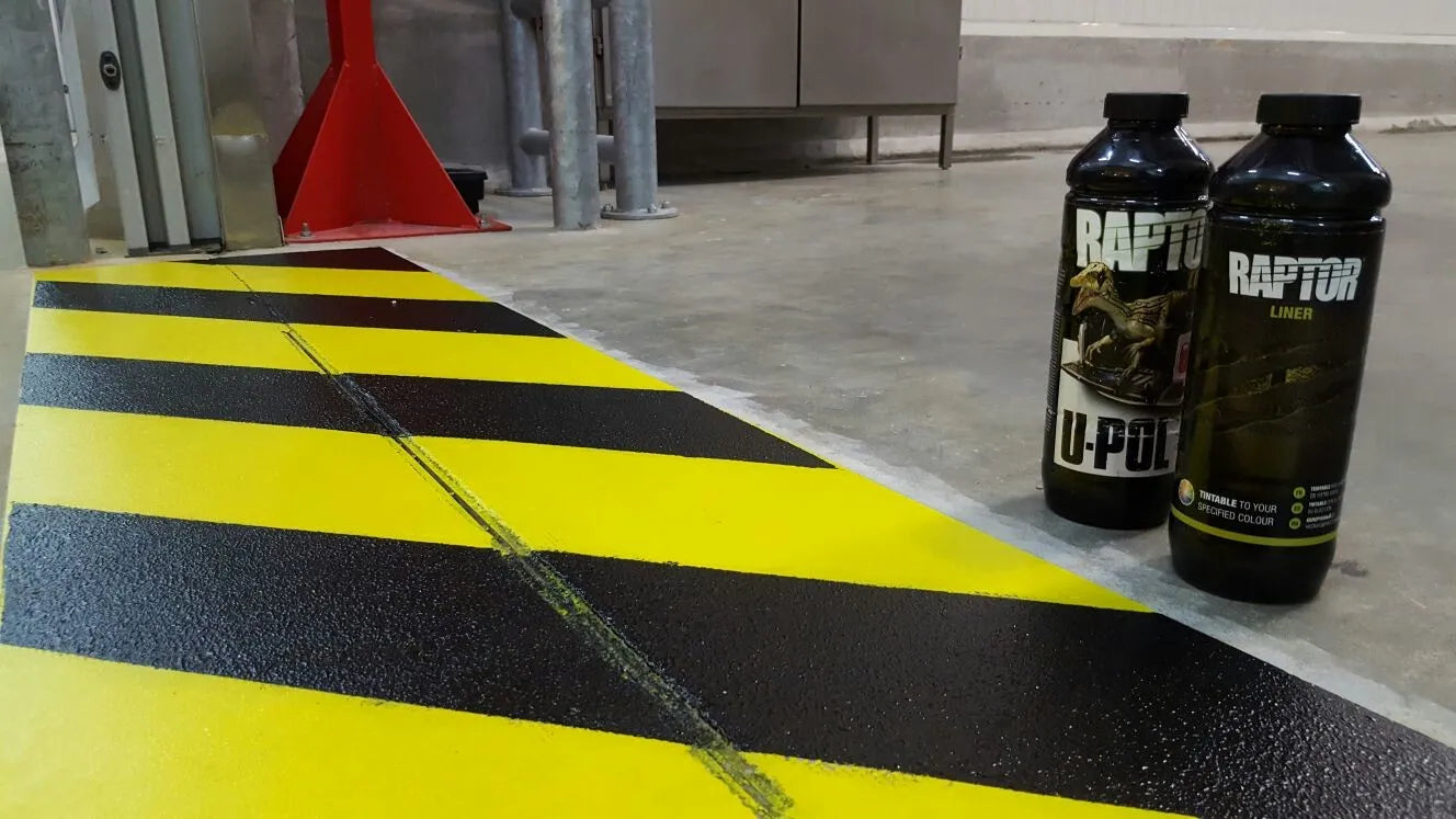 UPOL RAPTOR BESCHICHTUNG INKL. FARBE ZUM EINFÄRBEN 711 ml Raptor+Härter+100ml Farbe+Pistole