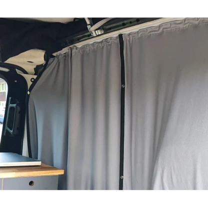 Fahrerhaus-Trennvorhang mit 118 cm Schiene – Premium Blackout