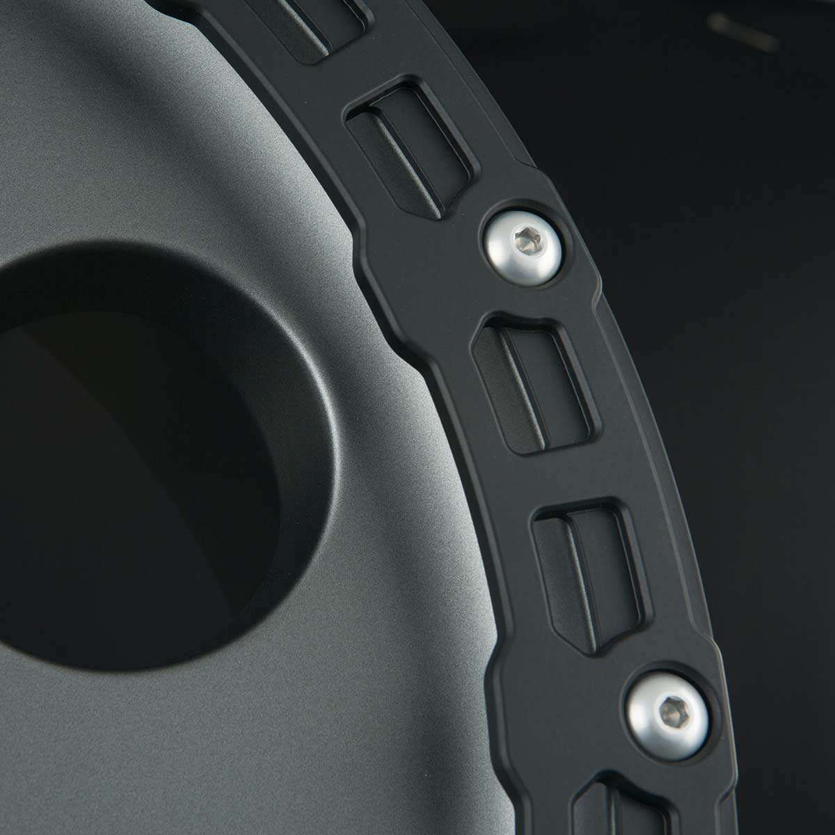 Alurad Klassik_B Gunmetal Rugged für Transit/Bus (F*D | 2014 - 2024)/Transit (F*D | 2024 -)/Transit/Tourneo Custom (NXN | 2024 - )