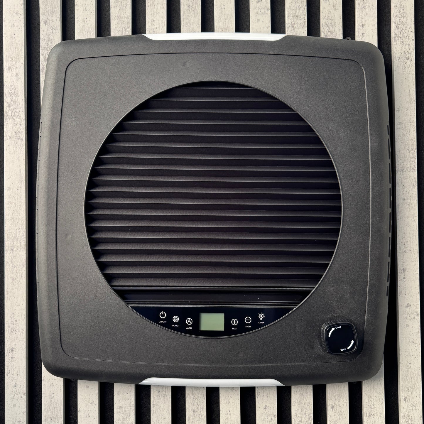AirFlow Dachlüfter 40×40 cm – transparente Haube mit schwarzem innenleben, Fernbedienung, LED, Insektenschutz & Verdunkelung
