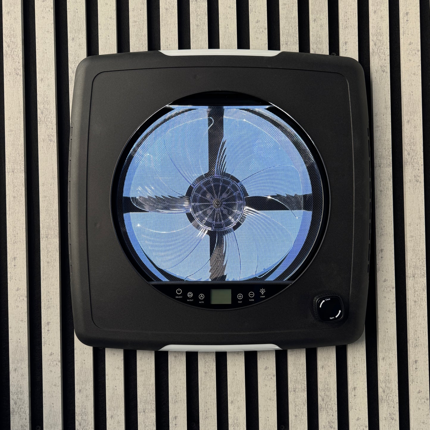 AirFlow Dachlüfter 40×40 cm – transparente Haube mit schwarzem innenleben, Fernbedienung, LED, Insektenschutz & Verdunkelung