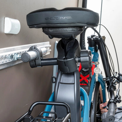 Fahrradhalter für Airline-Zurrschiene