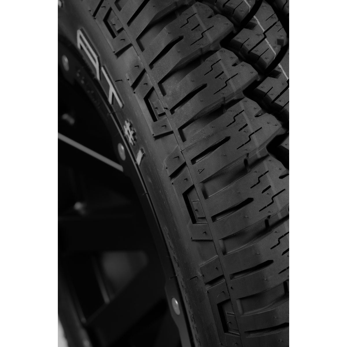 Komplettradsatz Hanma 18x9 | Loder AT#1 265/65R18 für VW Crafter und MAN TGE ab 2017-