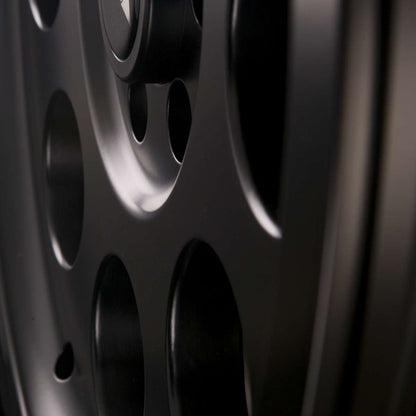 Alurad Klassik Schwarz Matt R18 für Ford Transit (F*D | 2024 -)