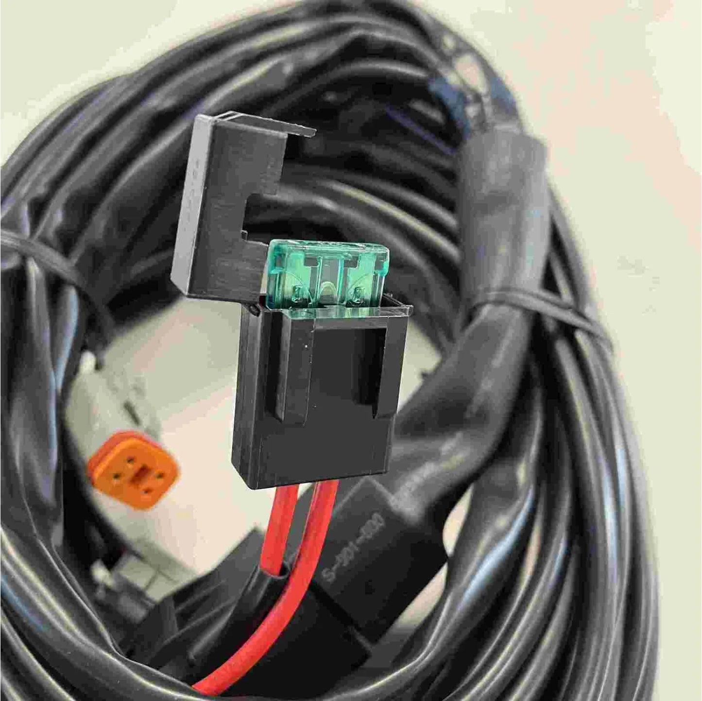 Kabelbaum für zwei Zusatzscheinwerfer mit 4 Pin DT Stecker - NUR PASSEND für Scheinwerfer LP-TRX3-7E