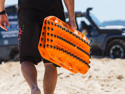 MAXTRAX XTREME Sandbleche – Recovery Boards für Offroad & 4x4 (Paar) mit/ohne Halterungen