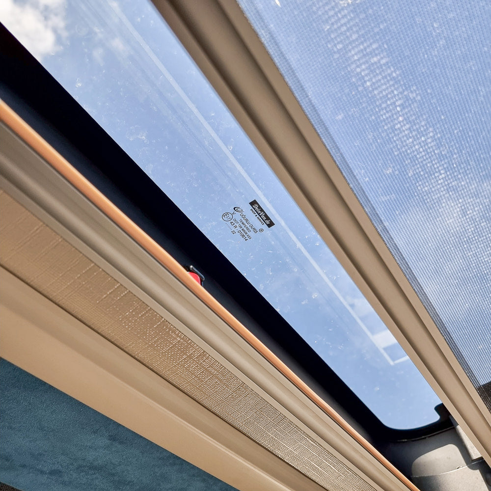 Premium Sonnenschutz Mückenschutz Rollo für unsere Echtglas Dachluke L 53x97cm