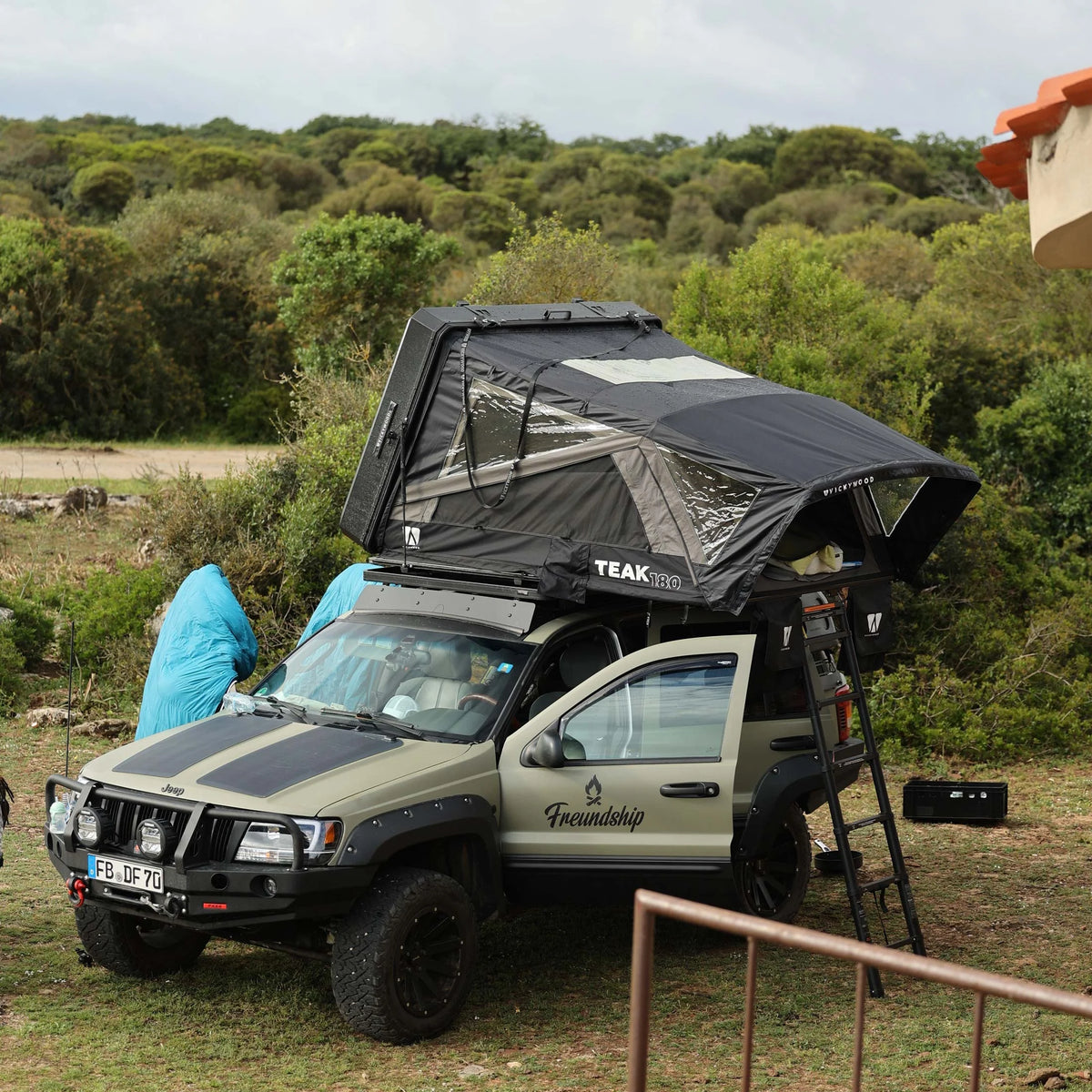 CUMARU LIGHT Aluminum Hardshell Roof Tent