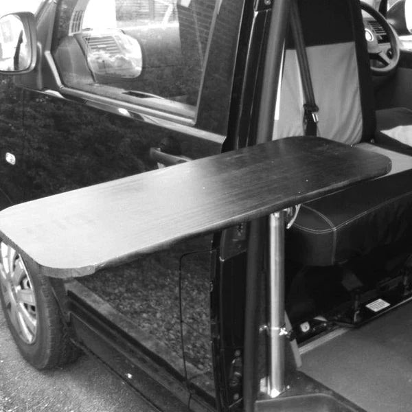 Tischbein-Set zur Anbringung am Fahrzeug - Flexible Nutzung
